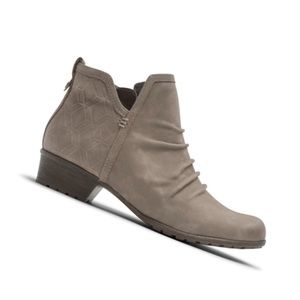 Cobb Hill ankle boot. Orthotic friendly.